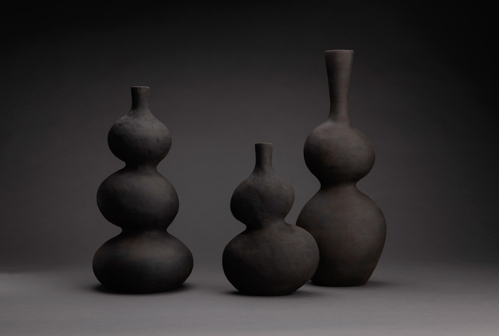 SOLD - Eloise White - Stones 2021 - Black stoneware - 34x13x15cm-2