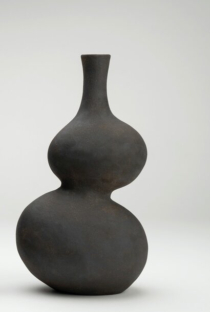 SOLD - Eloise White - Touching, 2021 - Black Stoneware - 35x19x14cm