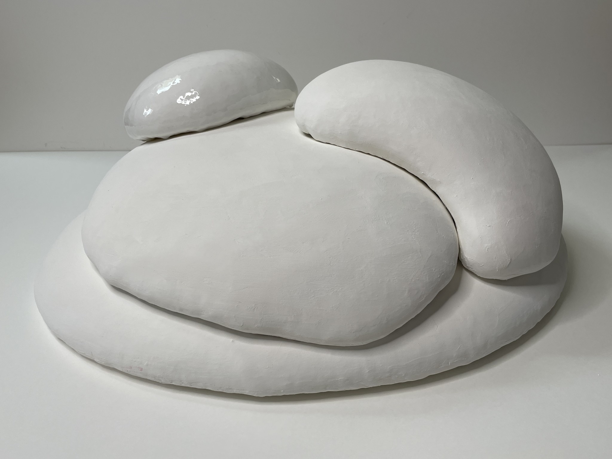 Valery Guo - Gwaii (White), 2021 - Foam, concrete, resin and pigment - 63x63x23cm-3