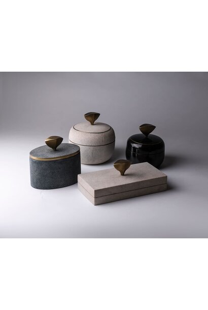 Kifu Paris - Pedestal Knob Box - Medium Round - Antique Natural Shagreen with Bronze-Patina Brass Knob