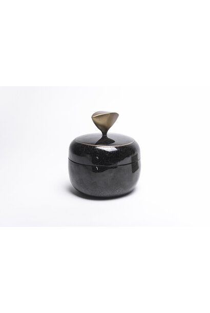 Kifu Paris - Pedestal Knob Box - Small Round Black Pen Shell with Bronze-Patina Brass Knob