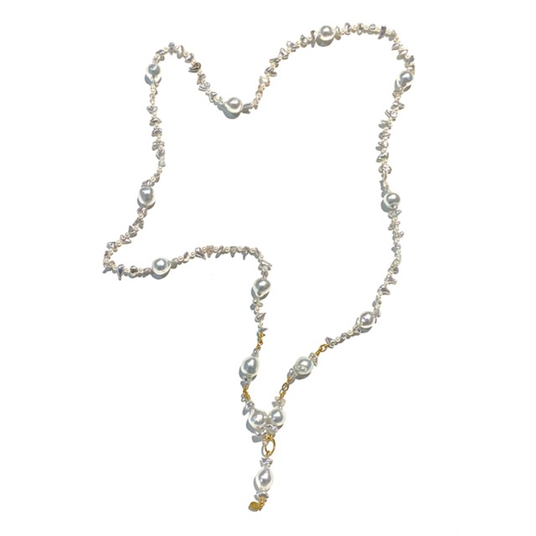 Limited Edition Pearl Necklace with Black Clover Design – Beady