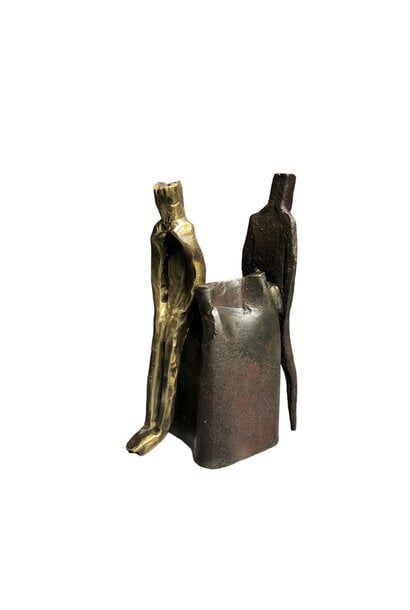 Francesco Petrolo - L'opposto, 2022 - Hand forged steel and brass - 24x15x11.5cm