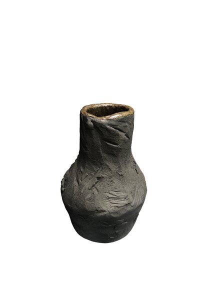 Linda Bretherton - Sweet Textured Vase #1, 2022 - Black Scarva clay with glazed interior and liquid quartz exterior seal - 16x9x9cm
