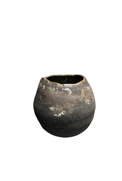 Linda Bretherton - Water Vessel #1, 2022 - Black Scarva clay and white porcelain with glazed interior and liquid quartz exterior seal - 17x12x12cm