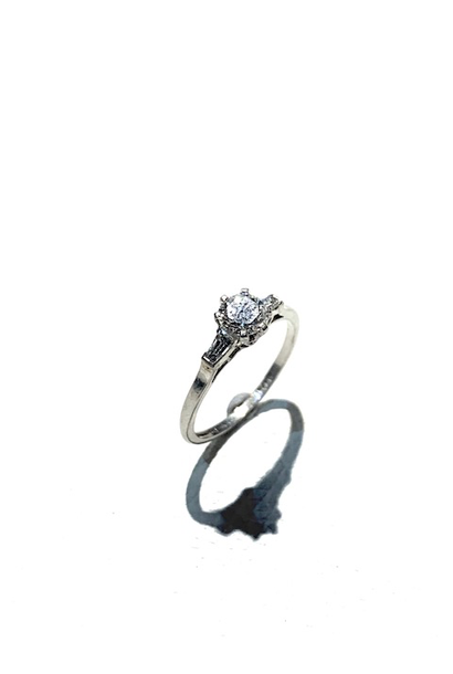 Vintage Platinum Diamond Solitaire Dress Ring with 2 Diamonds on the Shank, Total Weight of Three diamonds, 0.57ct =4.9x4.9x2.9mm, 2x3.5x3.5x2mm