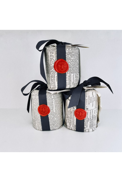 World's End Obscura - No.86 Dianthus Noctis Candle ( Black Carnation ) Tasmania - 400g