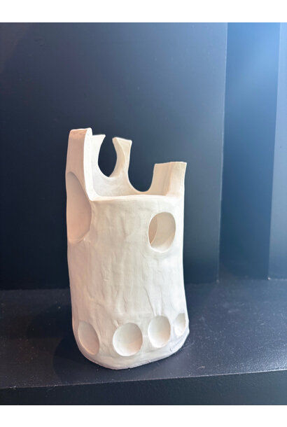 CLAY OF FIRES o+ - ponder, i wonder, blanc mont blanc #10, 2025 - White earthenware with matte glaze - 19x11x11cm