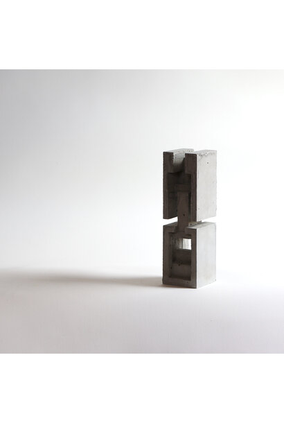 Levi Hawken - False Idol 3 - Cast concrete - 30x9x9cm