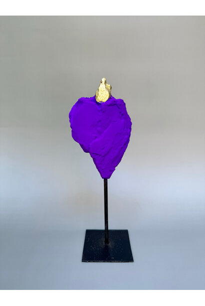 Thomas Bucich - Heart Relic VI, 2025 - Plaster, pigment, steel and 23k gold leaf - 28x9x8cm