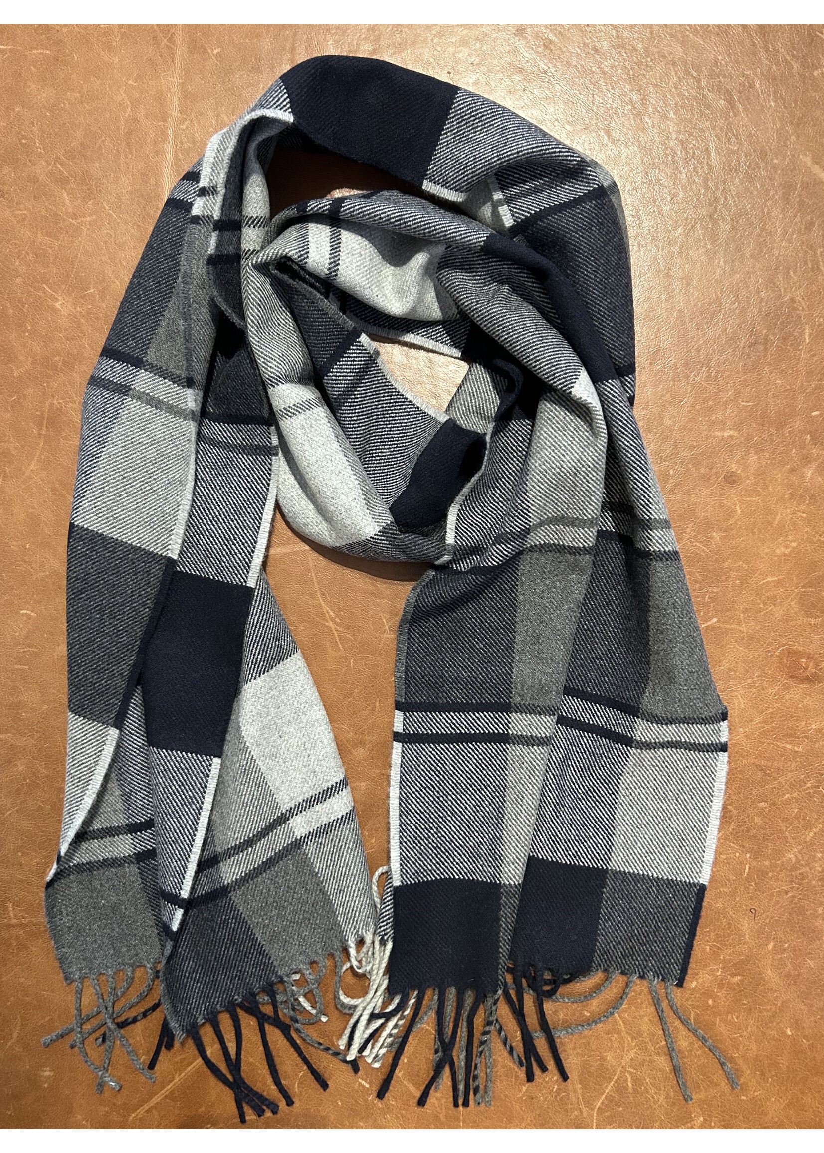 The Merchant Fox Fox flannel scarve