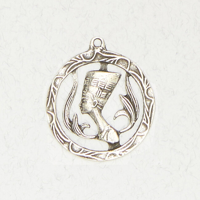 Nefertiti Pendant in Lead-Free Pewter