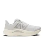 New Balance FuelCell Propel v4