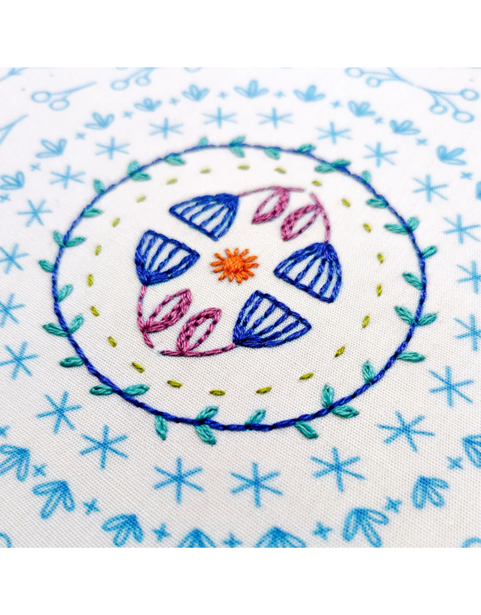 cozyblue Stitches in the Round Embroidery Kit from cozyblue