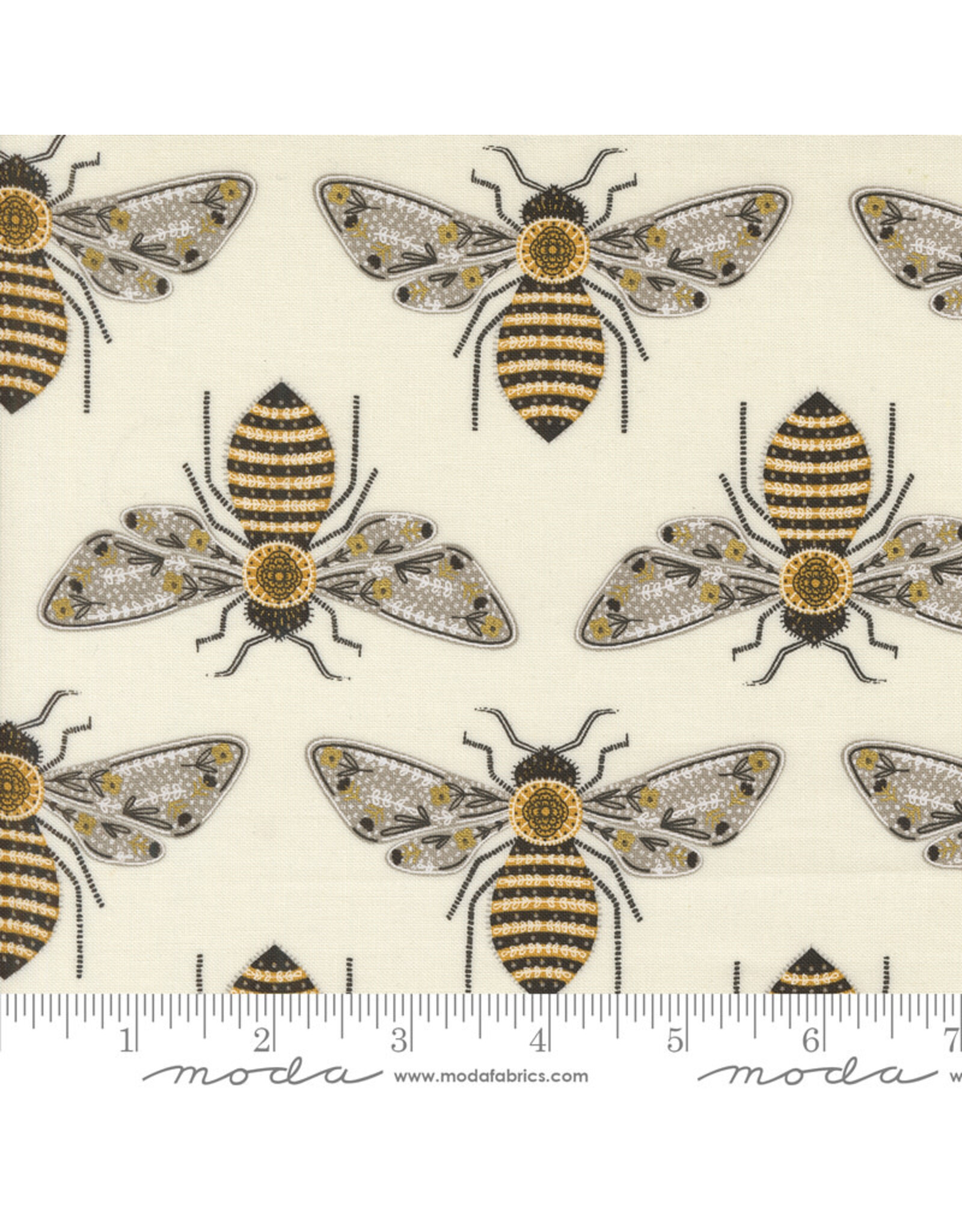 Gingiber Bee Garden, Bumblebee in Porcelain, Fabric Half-Yards