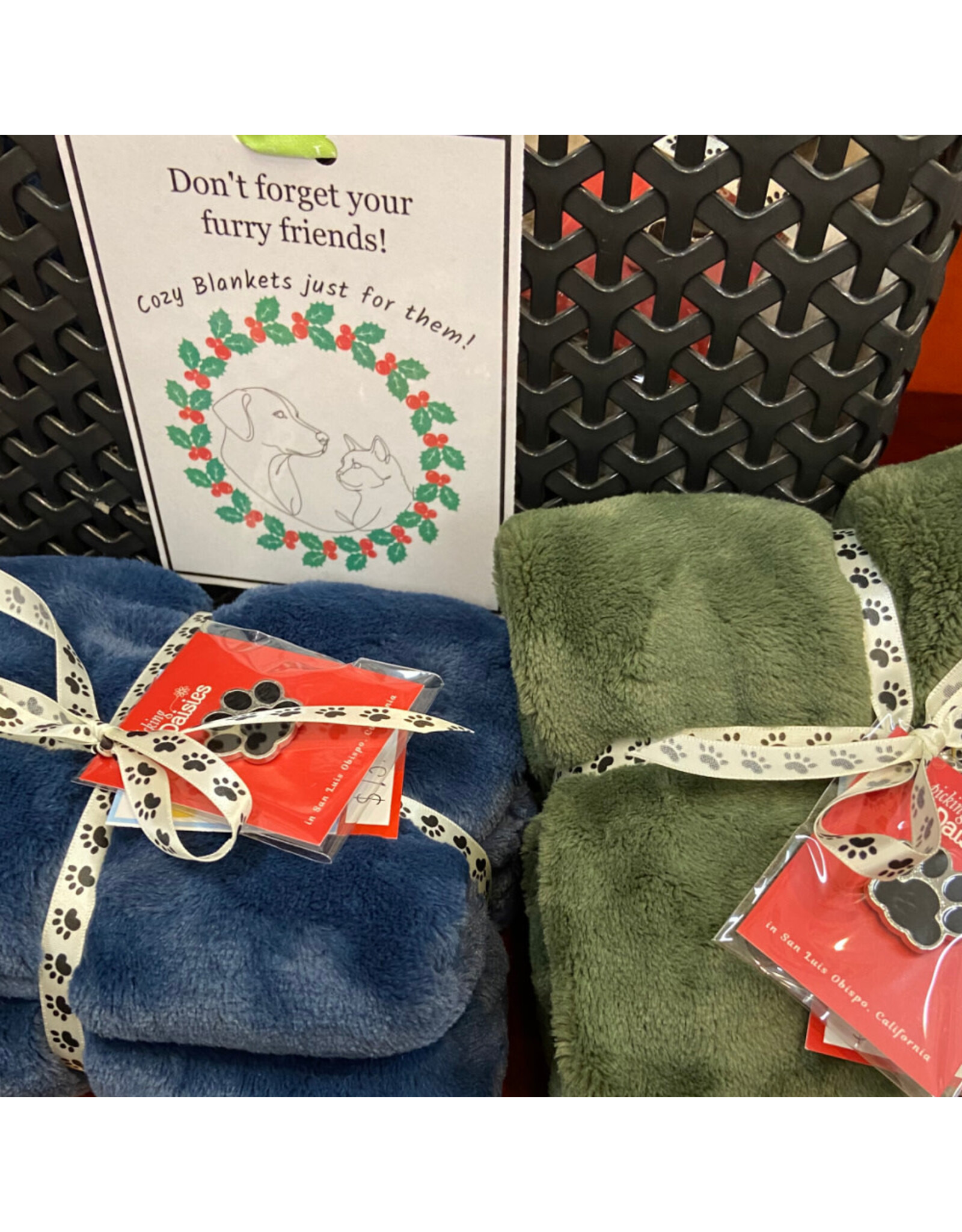 Picking Daisies Plush Pet Blanket - 24" x 24"