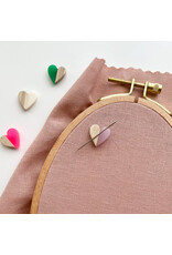 Matryoshka Doll Shop Heart Magnetic Needle Minder
