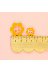 Sarah Hearts Buttons, Yellow Daisy, Small 5/8"