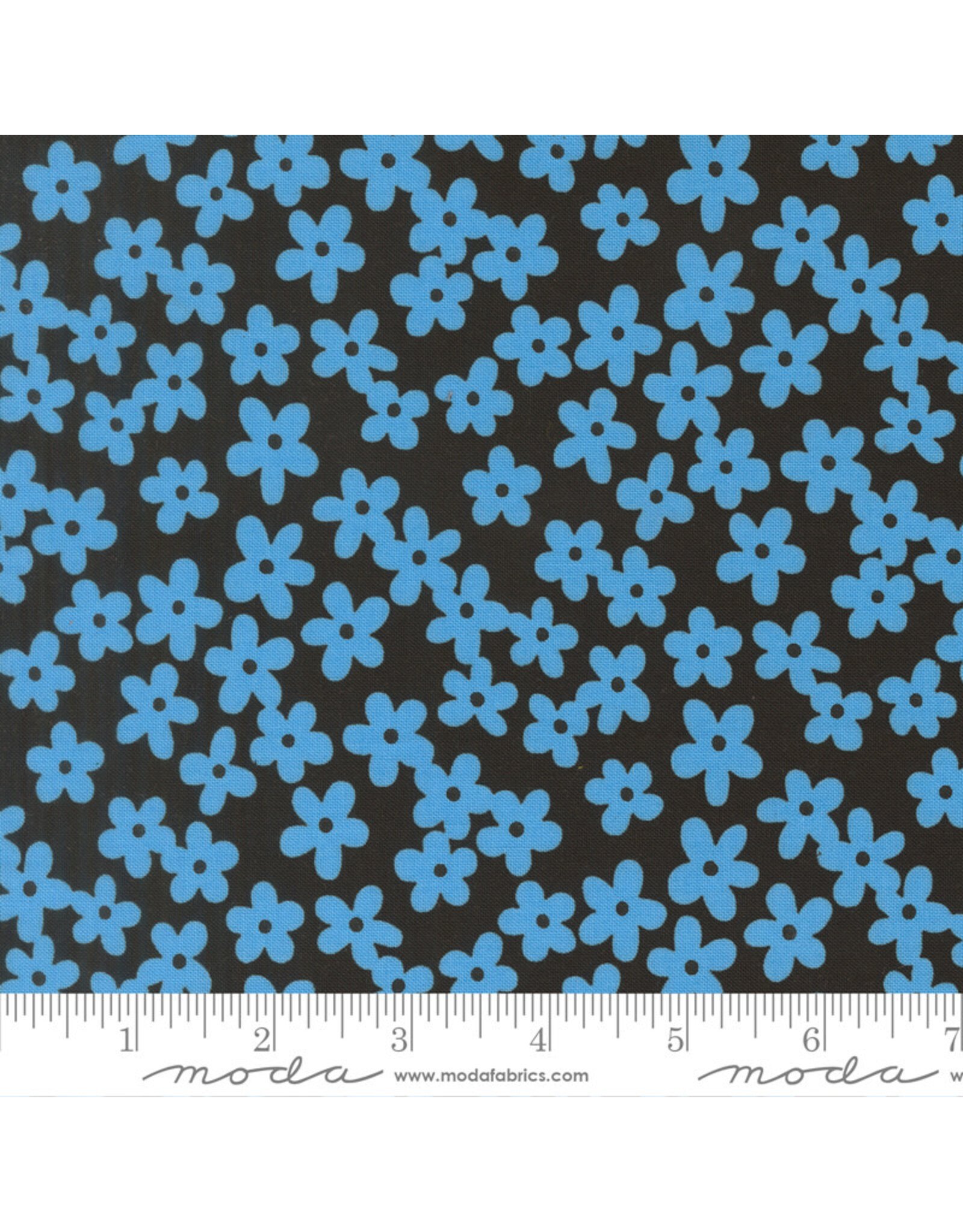 PD's Alli K Collection True to Hue, Petal Accent in Night Blue, Dinner Napkin