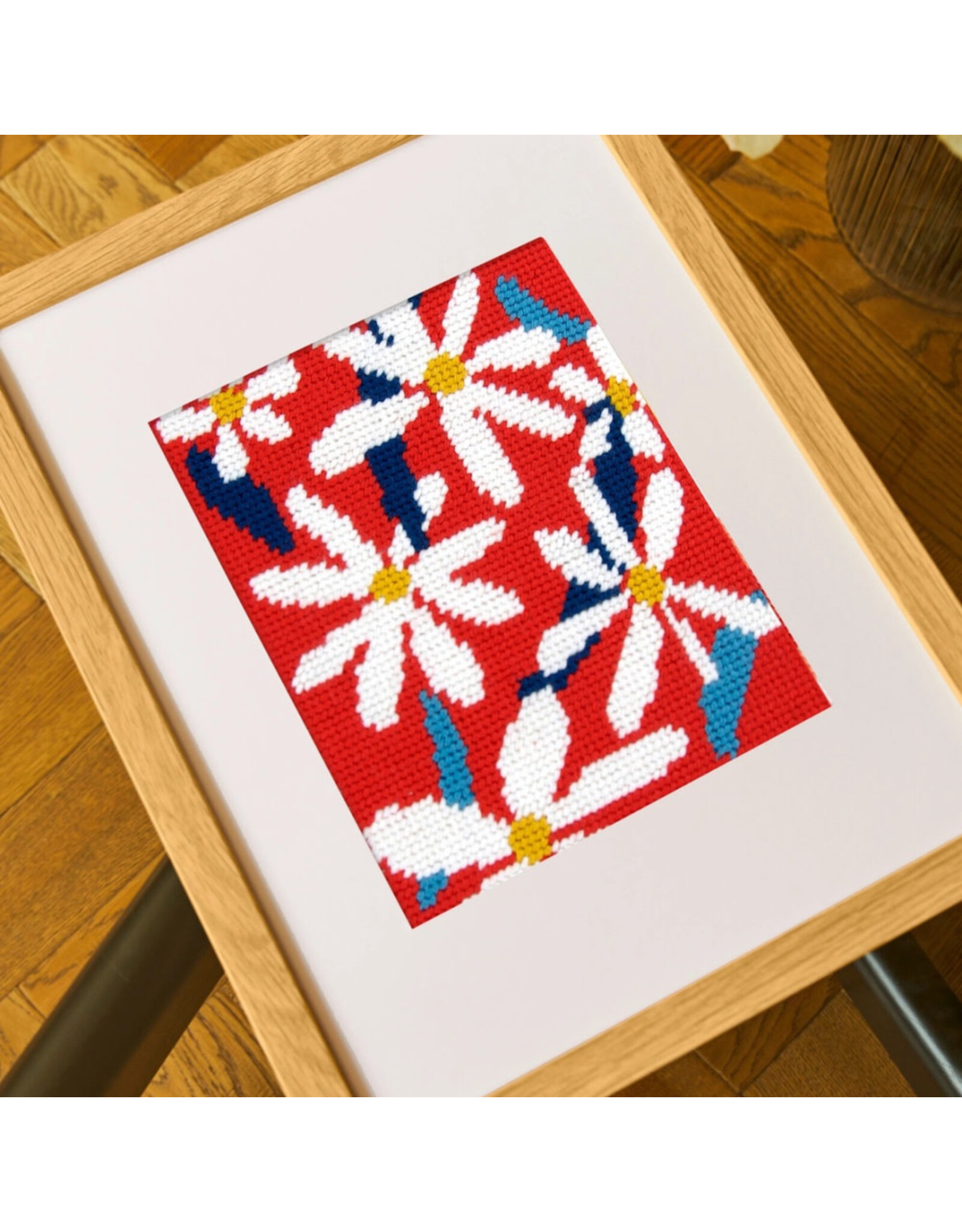DMC Daisies, Tapestry Needlepoint Kit