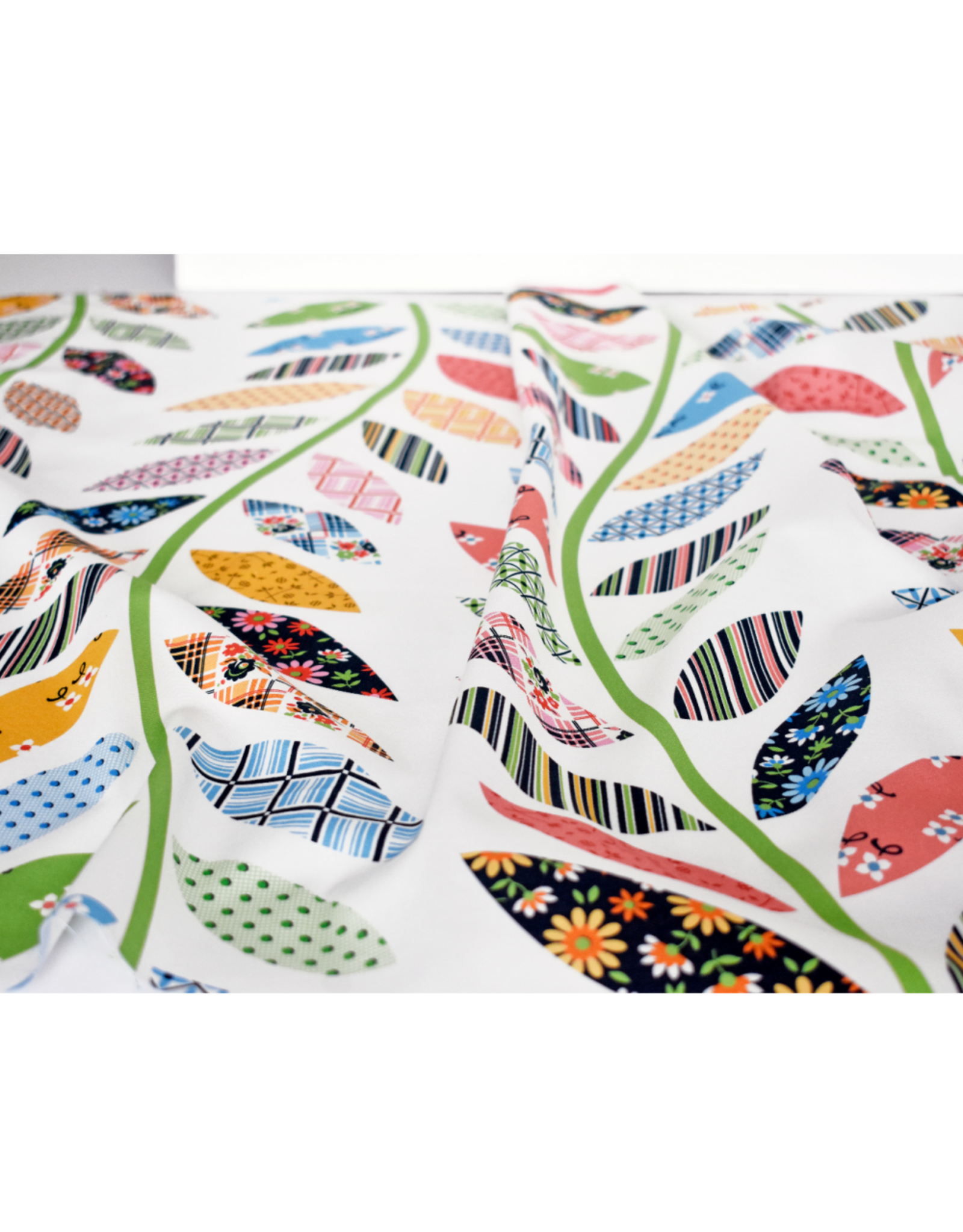 Denyse Schmidt Made Easy, Leafy Vine Cheater in Ivory, Fabric Half-Yards