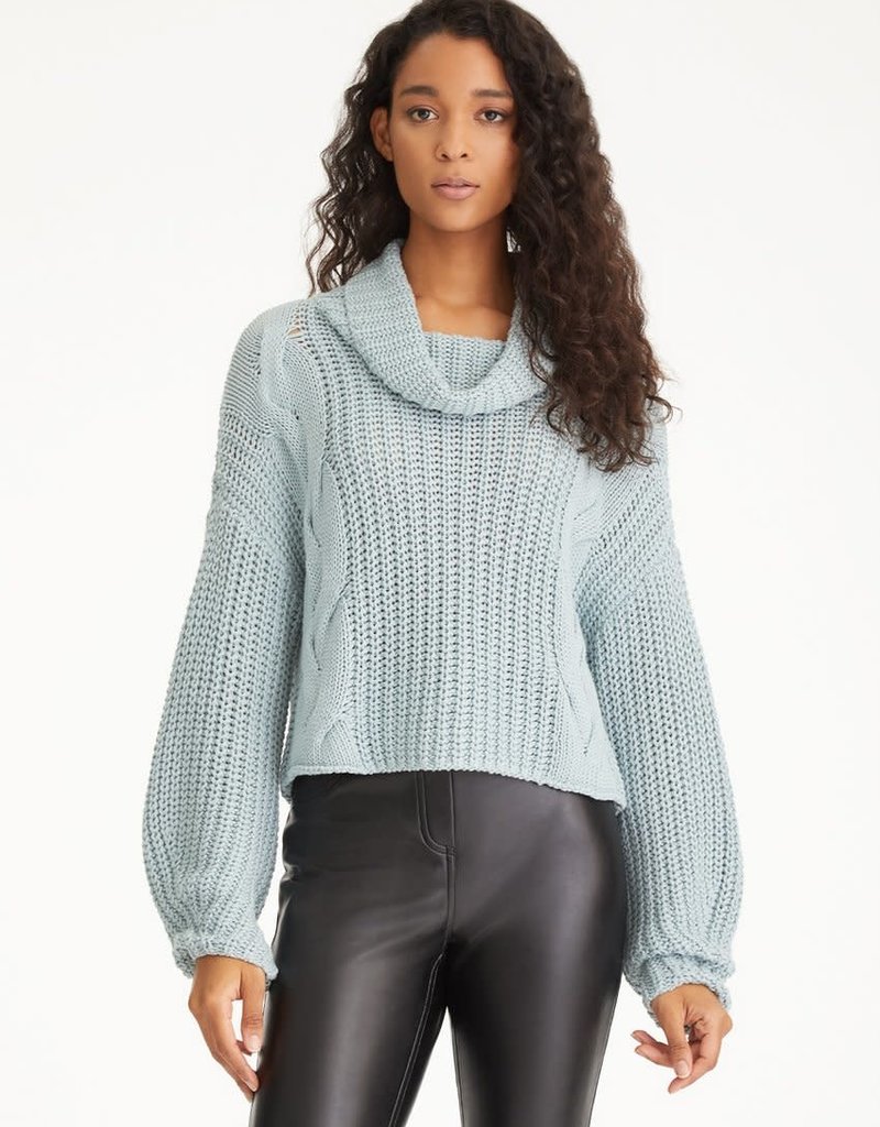 525 America Turtleneck Shaker With Cable Sweater