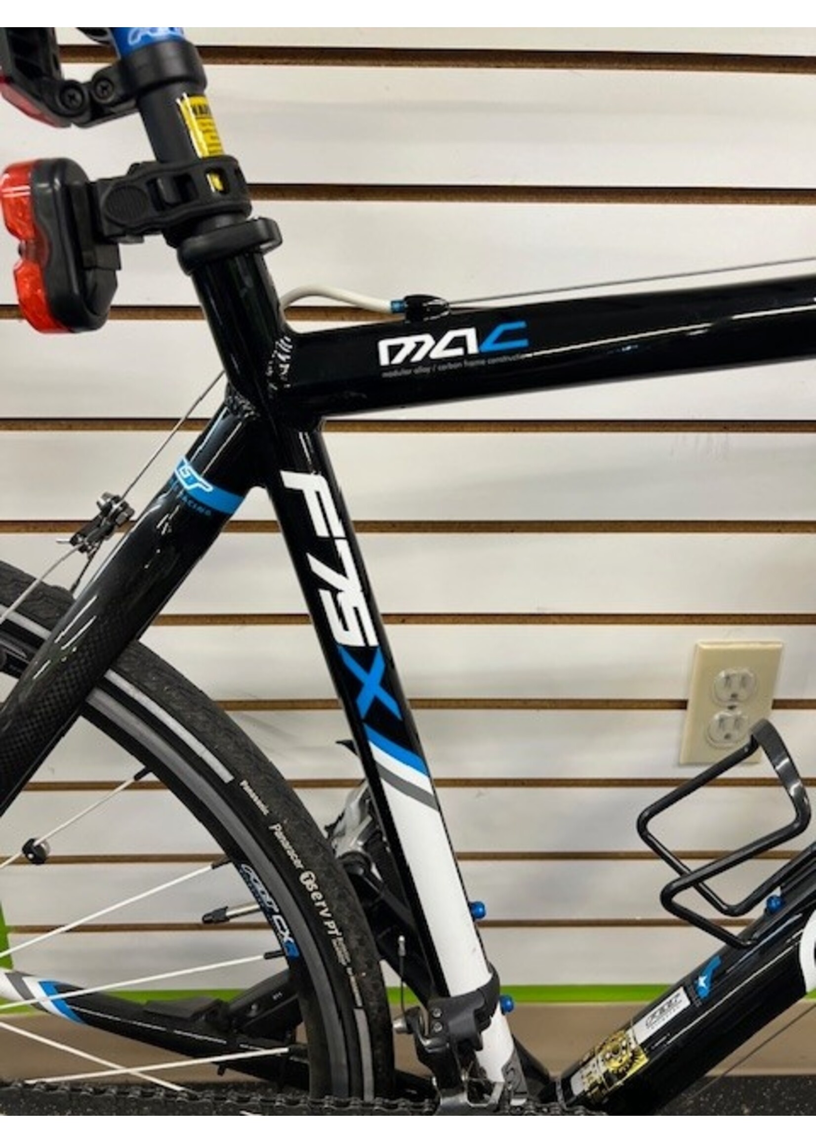 Felt Used 2011 Felt F75X Road/Gravel Bike Size 53cm/ Medium White/Black/Blue