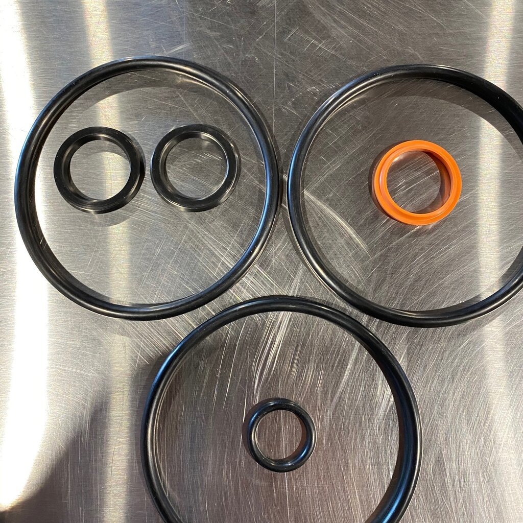 TRN 4” RAM SEAL KIT