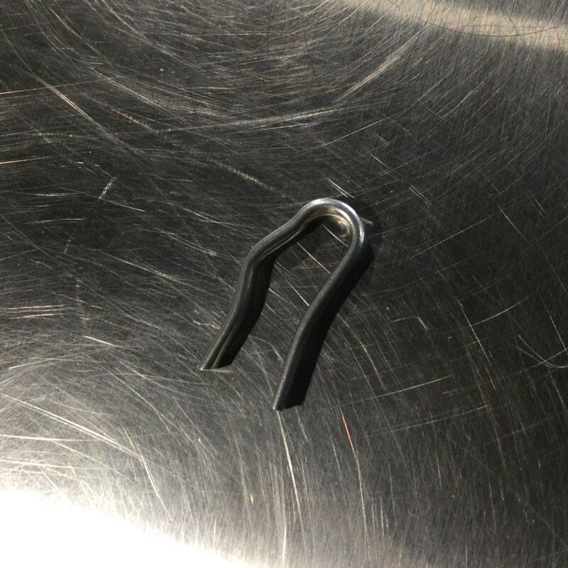 DeLAVAL KLEEN FLO MILK PUMP SPRING CLIP