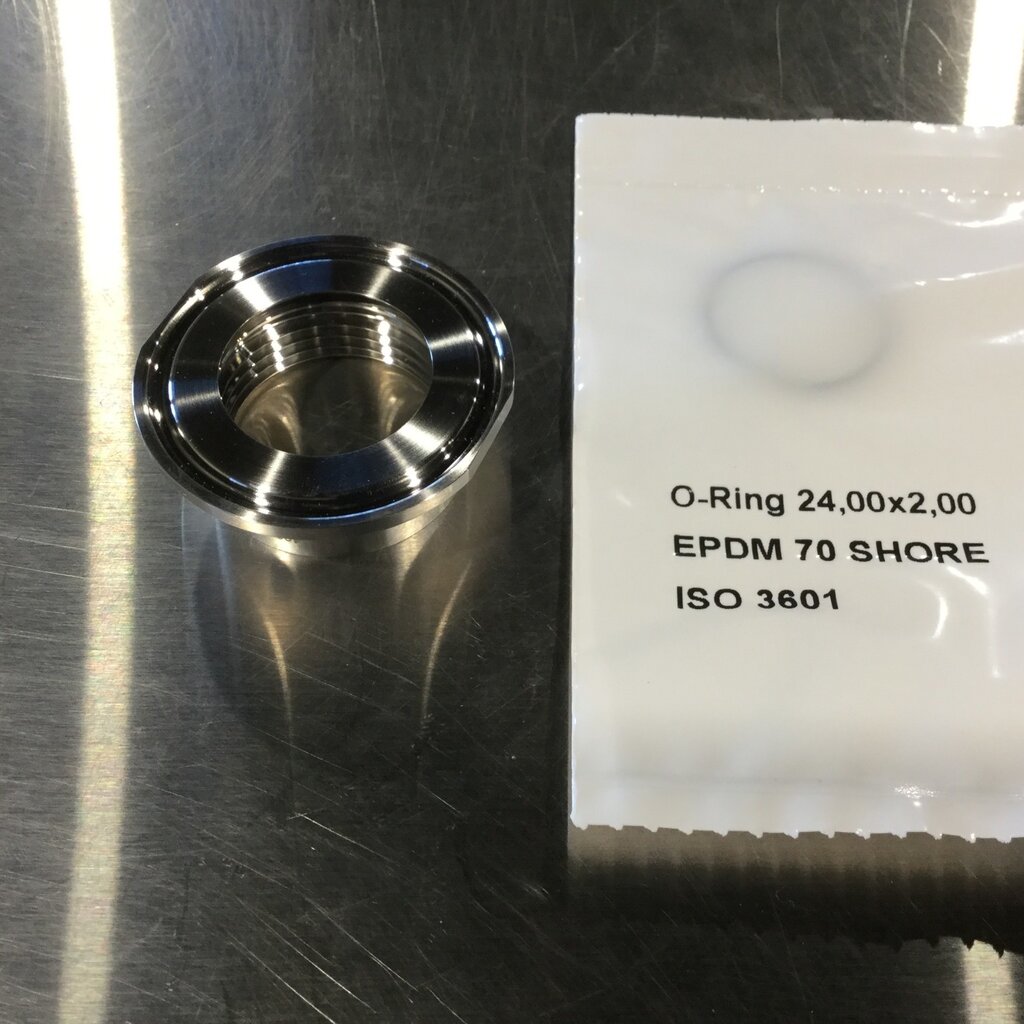 1-1/2 TRI-CLAMP TO VARIO ADAPTER W/ SEALING RING (E30123)