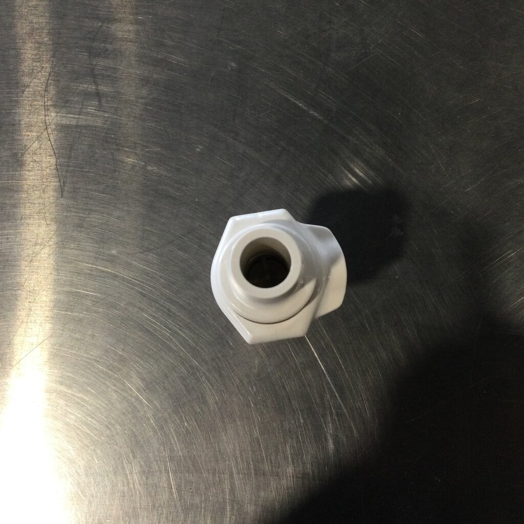 MUELLER 1/2 QUICK CONNECT BODY INCLUDES 8824700 5/8 QUICK CONNECT INSERT