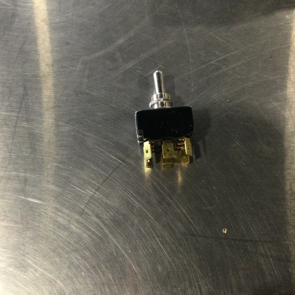 MUELLER MUELLER MATIC TOGGLE SWITCH 3PDT, 250VAC,10A