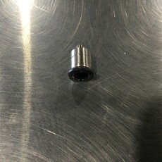 AIR FITTING COMPACT STRAIGHT ROUND T1/4 X #10-32