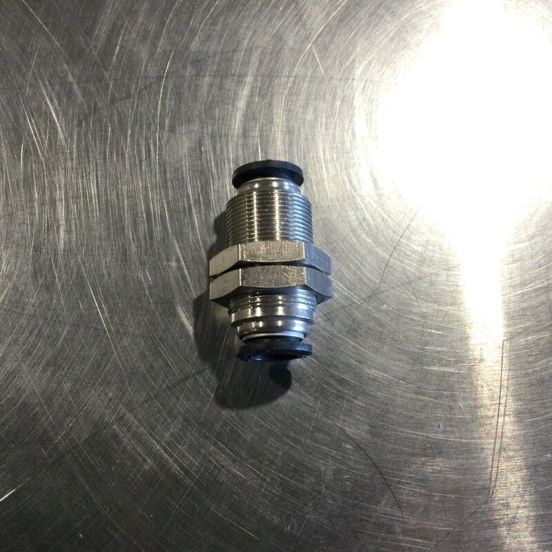 AIR FITTING STRAIGHT BULKHEAD T3/8