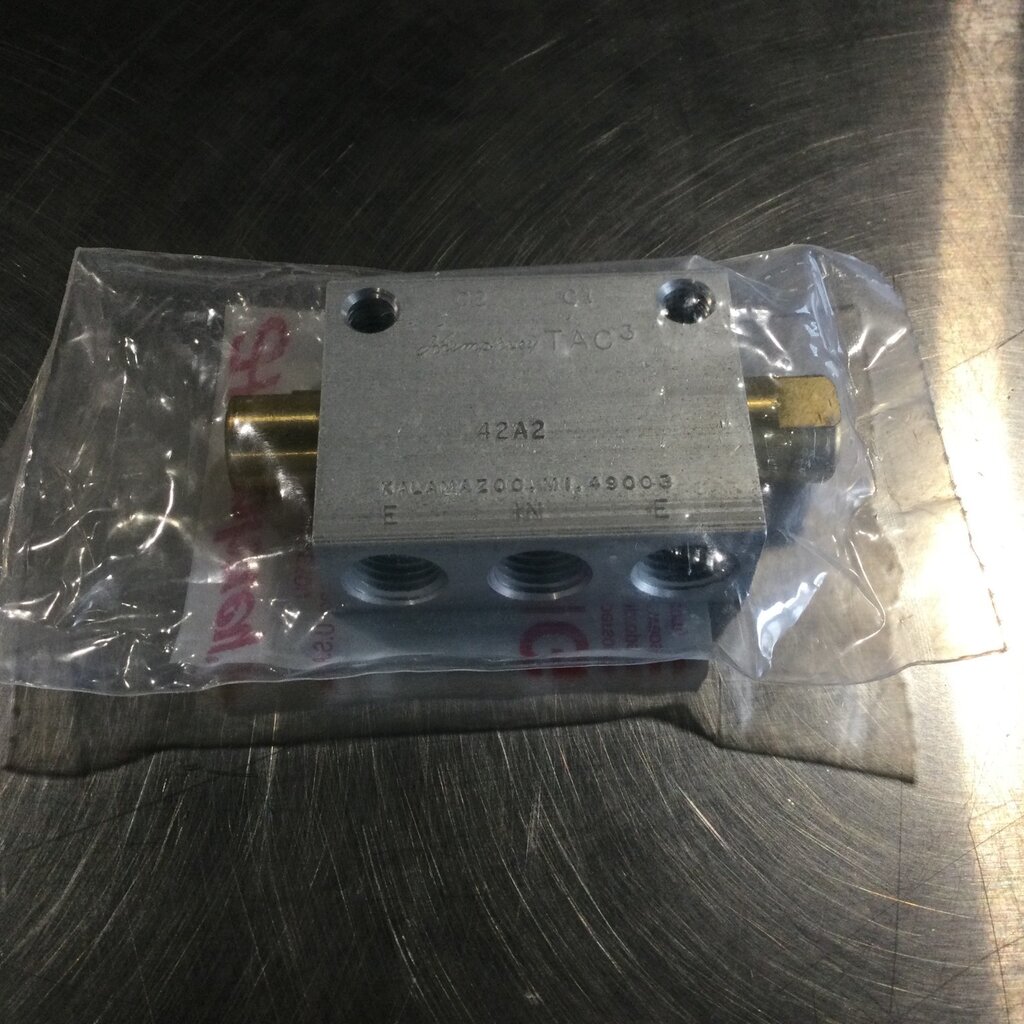 4-WAY DOUBLE AIR PILOTED VALVE