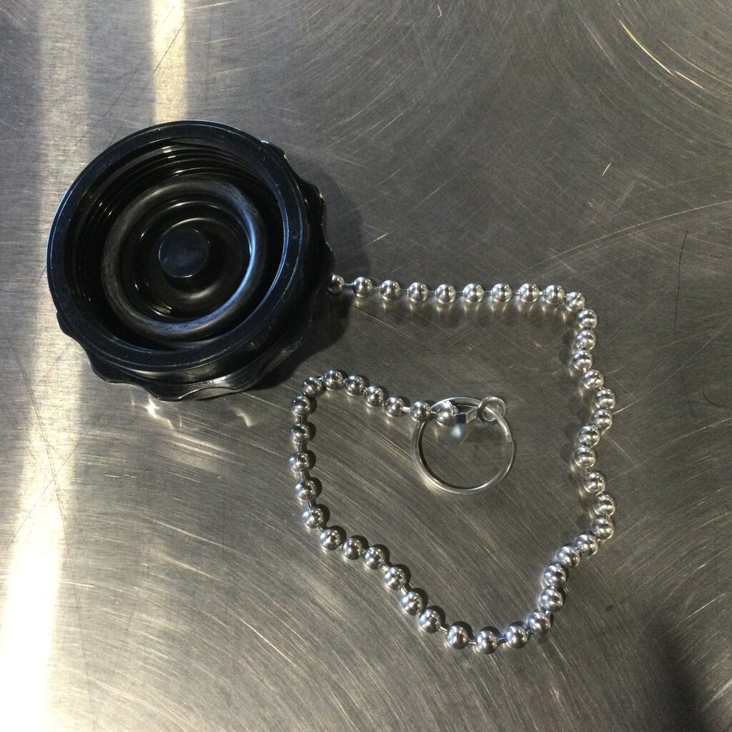 2" FEMALE CAP W/ CHAIN