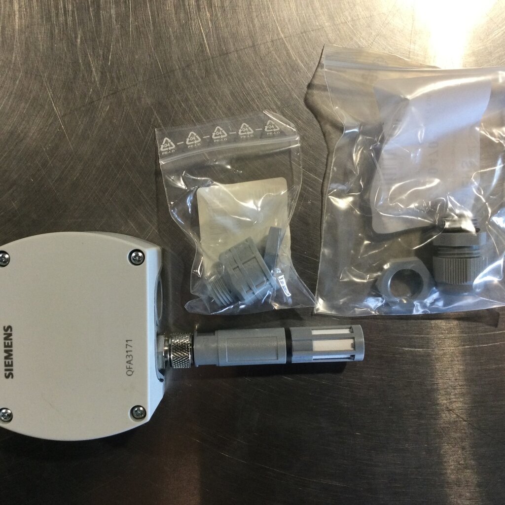 SIEMENS OUTDOOR HUMIDITY TEMPERATURE SENSOR
