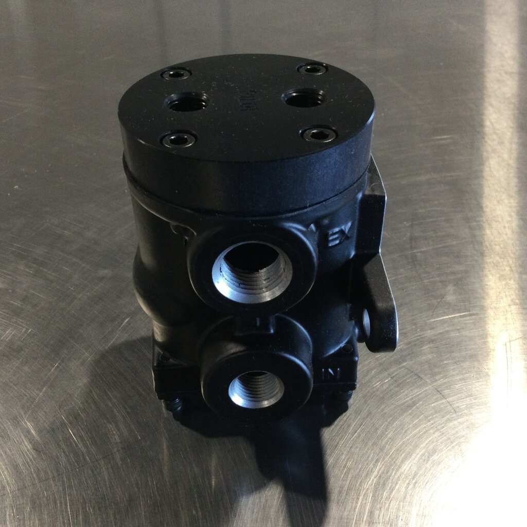 NORGREN 1/2 INLINE POPPET VALVE, 3-WAY TWIN, 3/8 NPT, 4-PORT, 2-POSITION