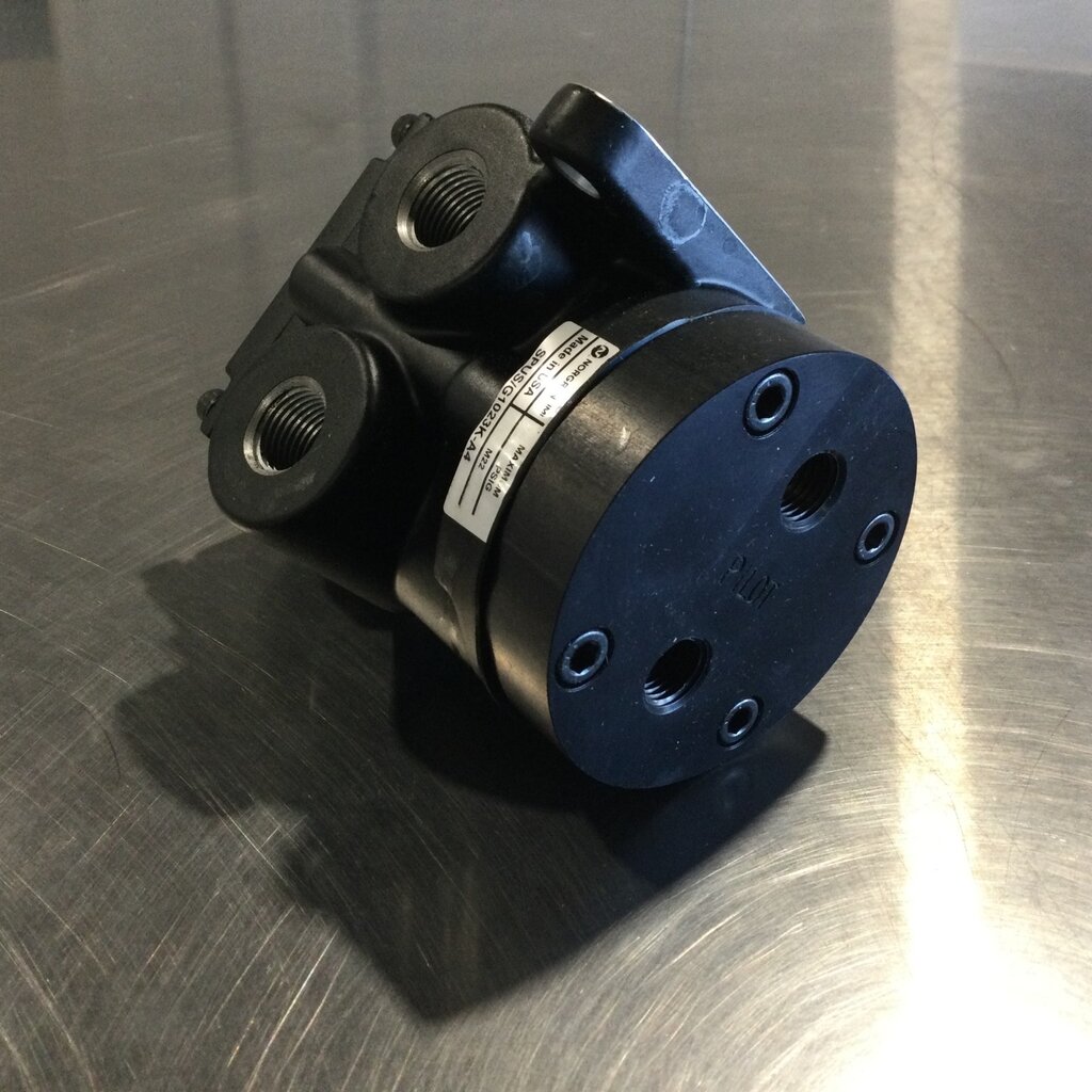 NORGREN 1/2 INLINE POPPET VALVE, 3-WAY TWIN, 3/8 NPT, 4-PORT, 2-POSITION