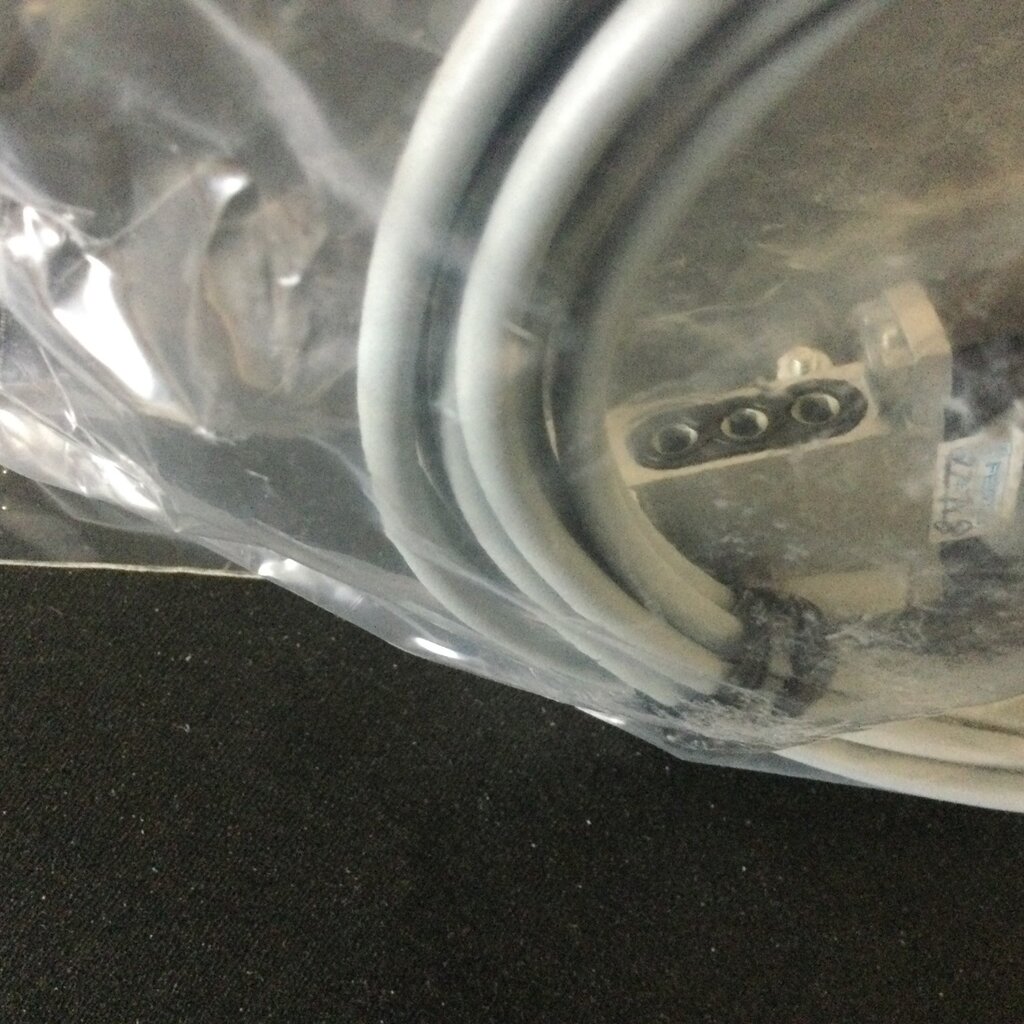 FESTO AIR SOLENOID VALVE, 3/2 CLOSED, MONOSTABLE, FAST SWITCHING W/ CABLE, 24VDC