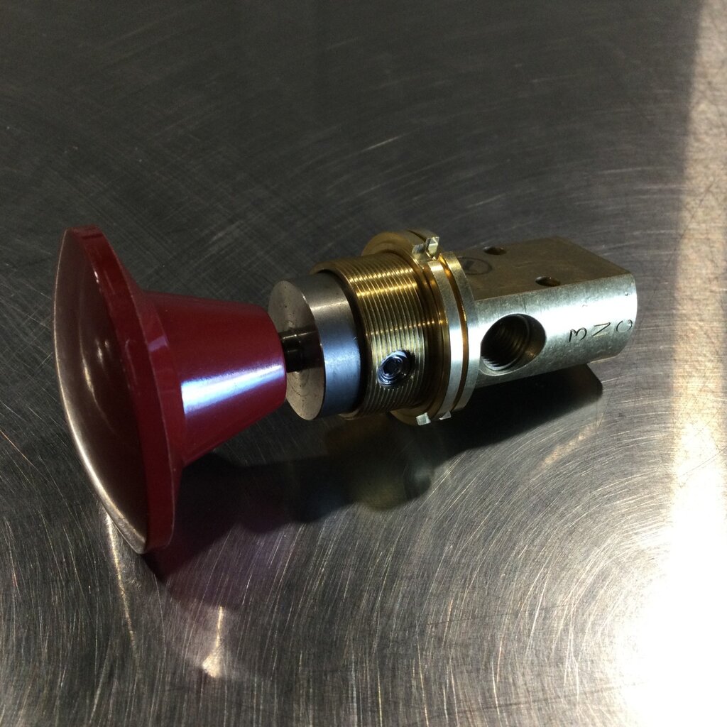 3-WAY VERSA VALVE W/ RED KNOB 1/8 PORTS