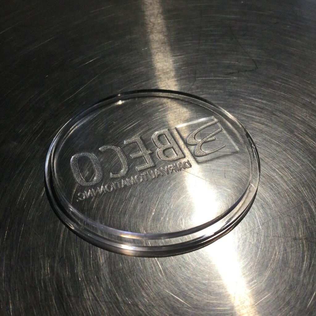 BECO CLAW WINDOW W/ BECO LOGO