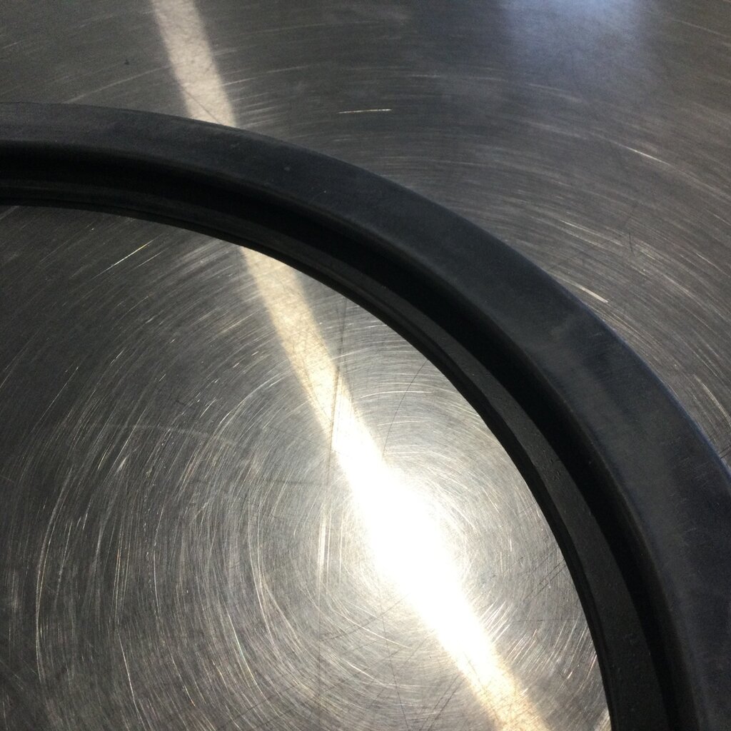 JV NORTHWEST MANWAY DOOR GASKET BLACK FIVE NON-RIBBED 16" X 22"