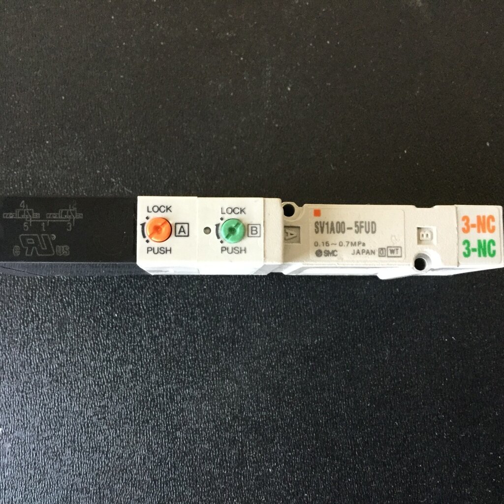 SMC DOUBLE SOLENOID AIR VALVE W/ 1/4 PORTS