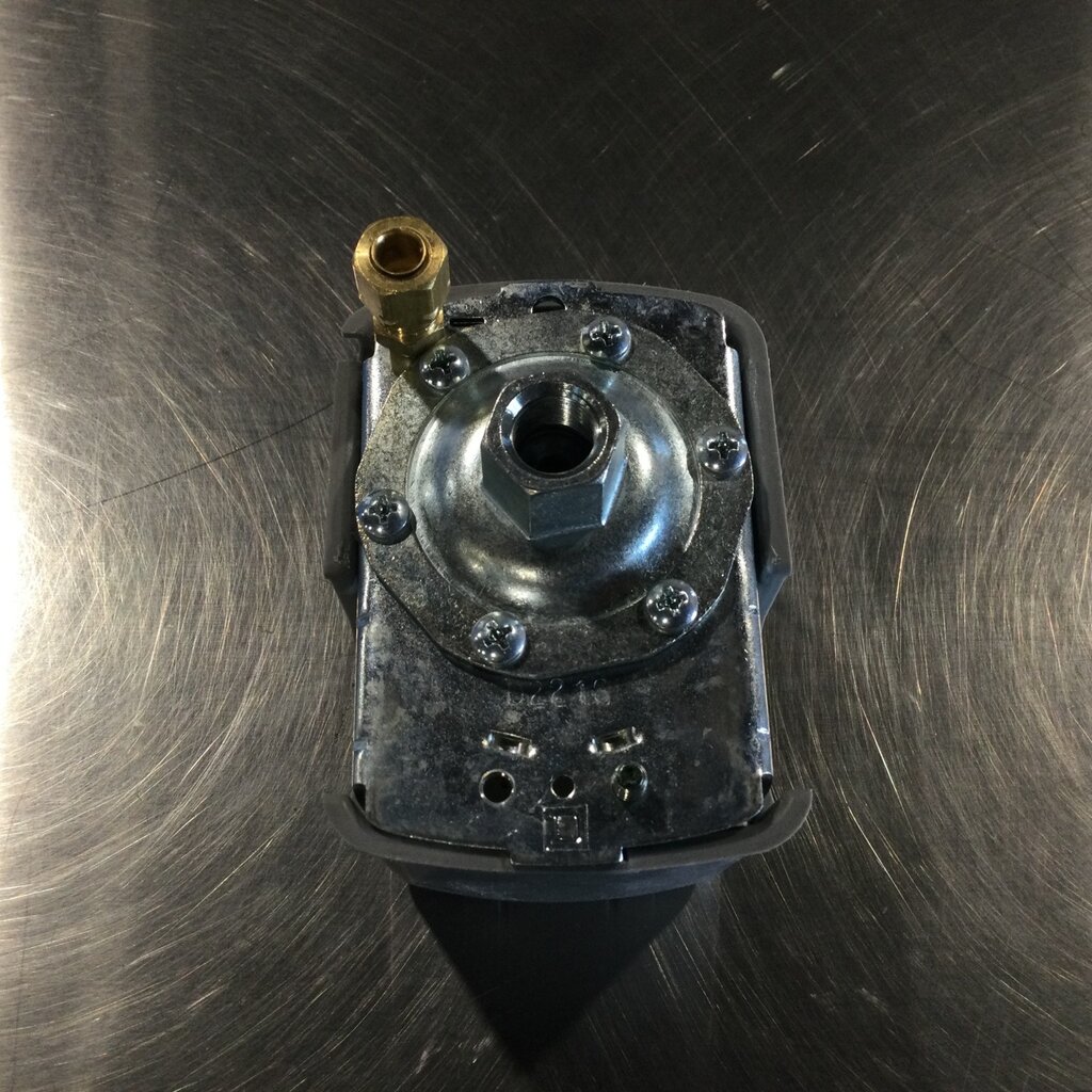 AIR COMPRESSOR PRESSURE SWITCH FIXED 30 psi., RANGE 70-150 psi.