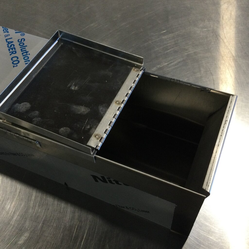 4" X 36" FRONT HINGED MAGNETIC LID S/S FILTER BOX
