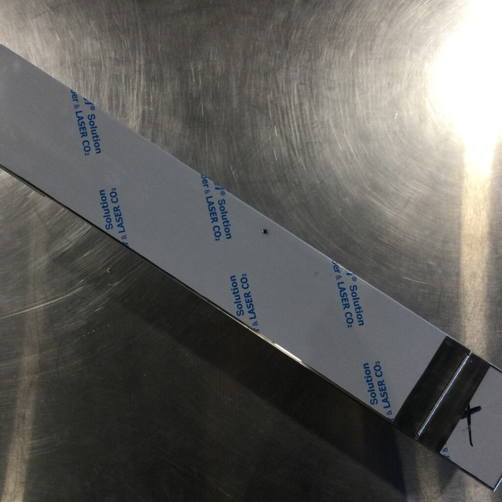 4" X 36" FRONT HINGED MAGNETIC LID S/S FILTER BOX