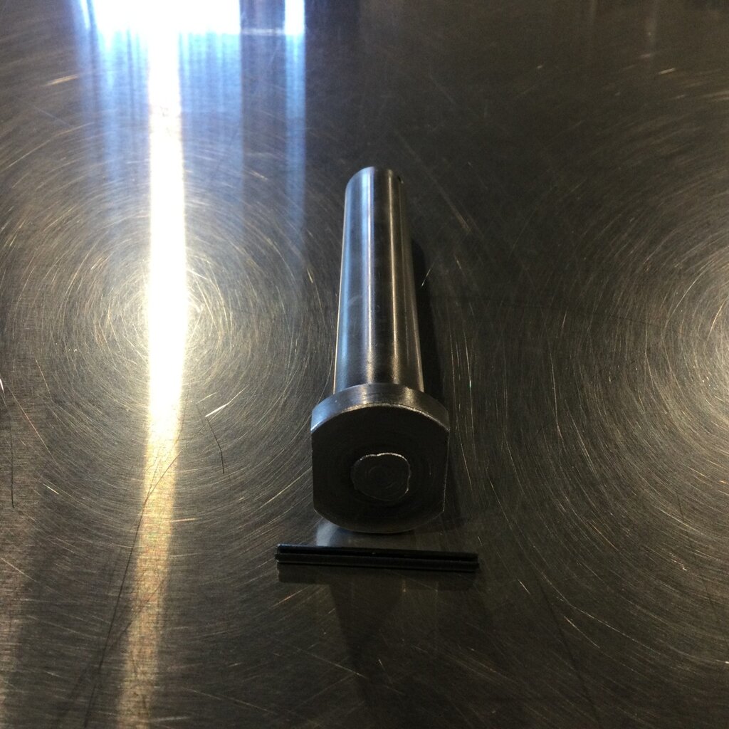 40 STALL ROTARY XCALIBUR 360EX STEAMLINE CROWD GATE IDLER WHEEL PIN 3/4 X 4-13/16