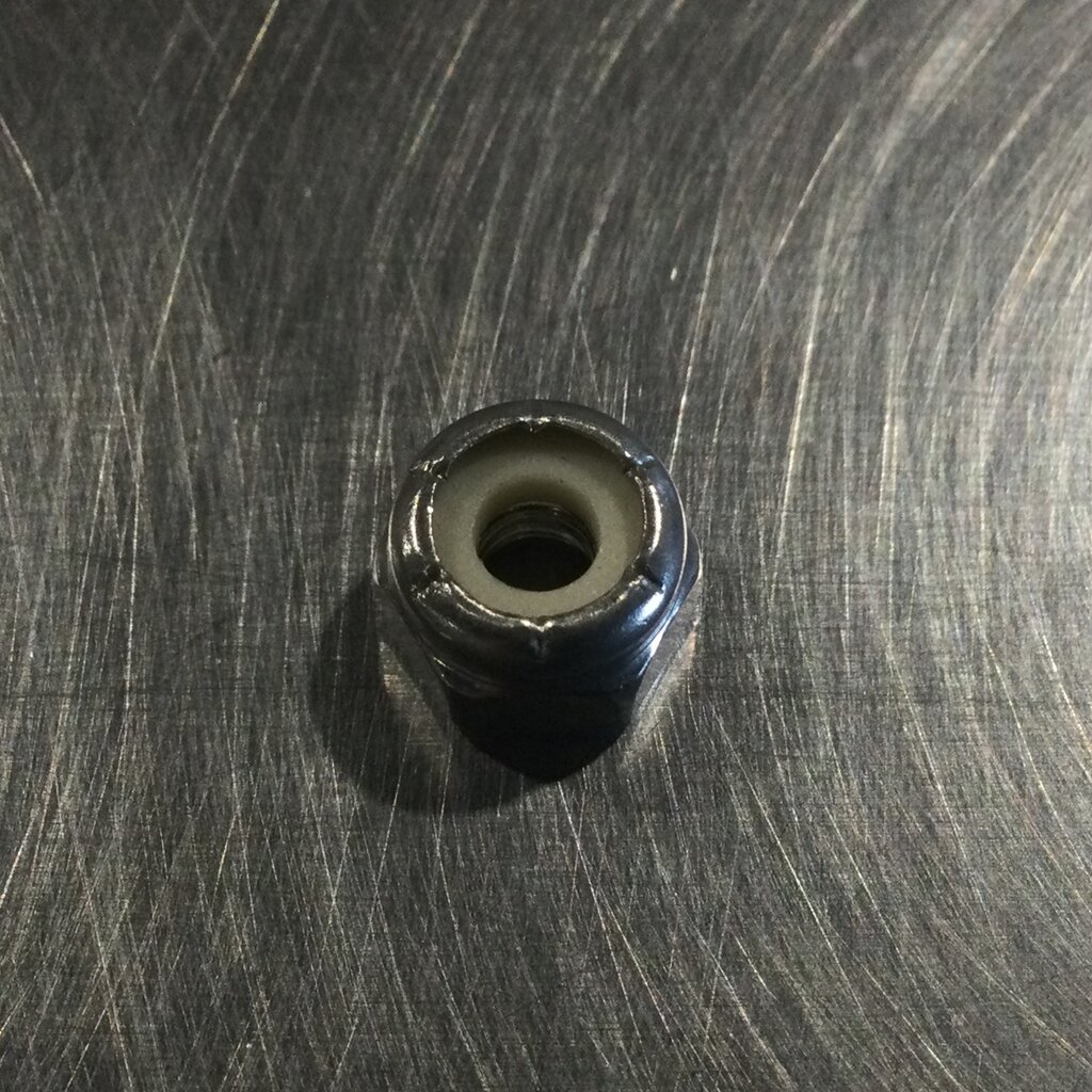 BECO #8-32 S/S NYLOC NUT