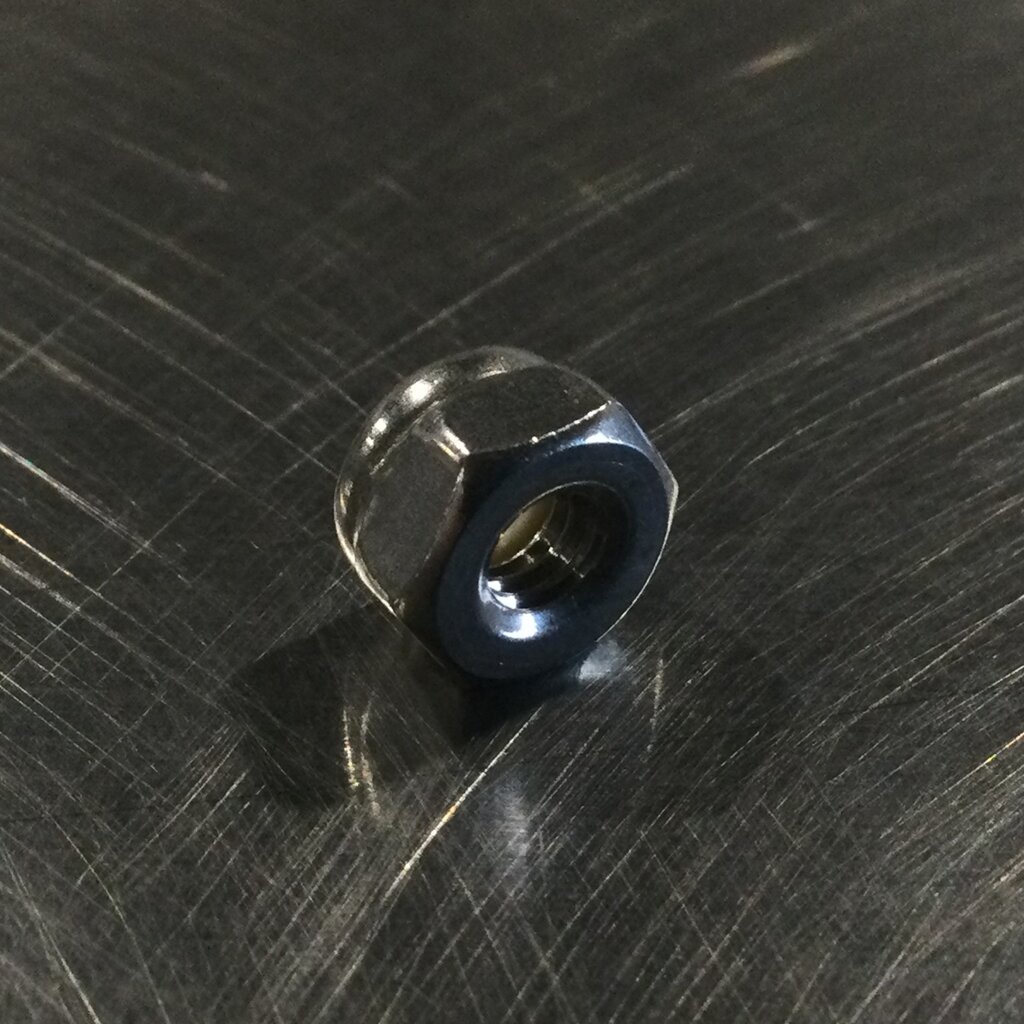 BECO #8-32 S/S NYLOC NUT